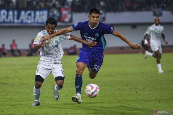 Meski Tak Berhasil Menang, Hodak Tetap Puji Penampilan Tim Persib