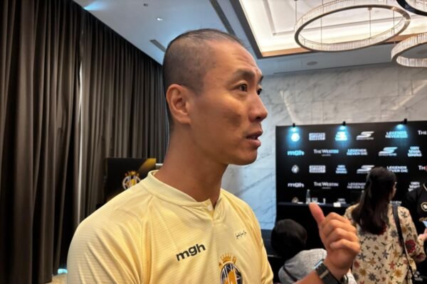 Berikut beberapa alternatif judul untuk "Mantan pelatih kiper Indonesia akui sempat ditawari latih klub Liga 1":

1. "Eks Pelatih Kiper Indonesia Terbuka soal Tawaran Latih Klub Liga 1"
2. "Mantan Pelatih Kiper Indonesia Mengungkap Tawaran Menarik dari Klub Liga 1"
3. "Kisah Menarik: Mantan Pelatih Kiper Indonesia Dapat Tawaran dari Klub Liga 1"
4. "Pengakuan Mantan Pelatih Kiper Indonesia: Pernah Ditawari Posisi di Klub Liga 1"
5. "Mantan Pelatih Kiper Indonesia Ceritakan Tawaran Latih Klub Liga 1 yang Terlewat"

Silakan pilih atau modifikasi sesuai kebutuhan!